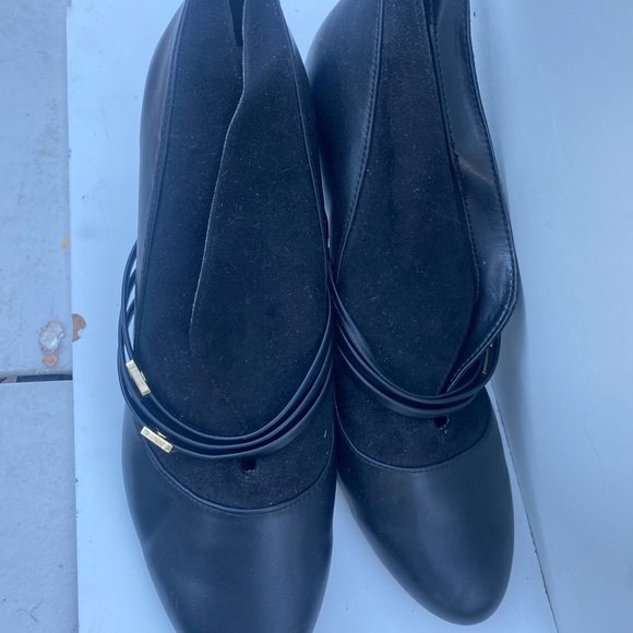 Lady - Picture 1 of 4